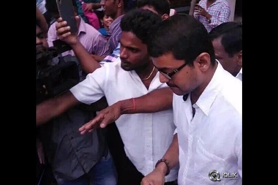 Celebrities-Cast-Vote-in-TN-Elections